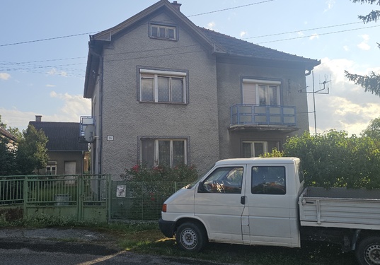 NOVINKA - Priestranný 6-izbový rodinný dom v obci Horná Ves – ideálny aj ako dvojgeneračný, Pozemok 582m2. NOVINKA - Priestranný 6-izbový rodinný dom v obci Horná Ves – ideálny aj ako dvojgeneračný, Pozemok 582m2.